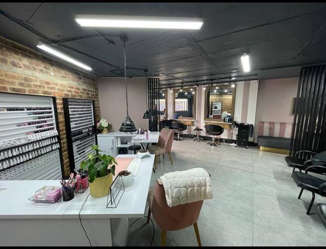 BUSINESS PROPERTY TO RENT IN ZWARTKOP